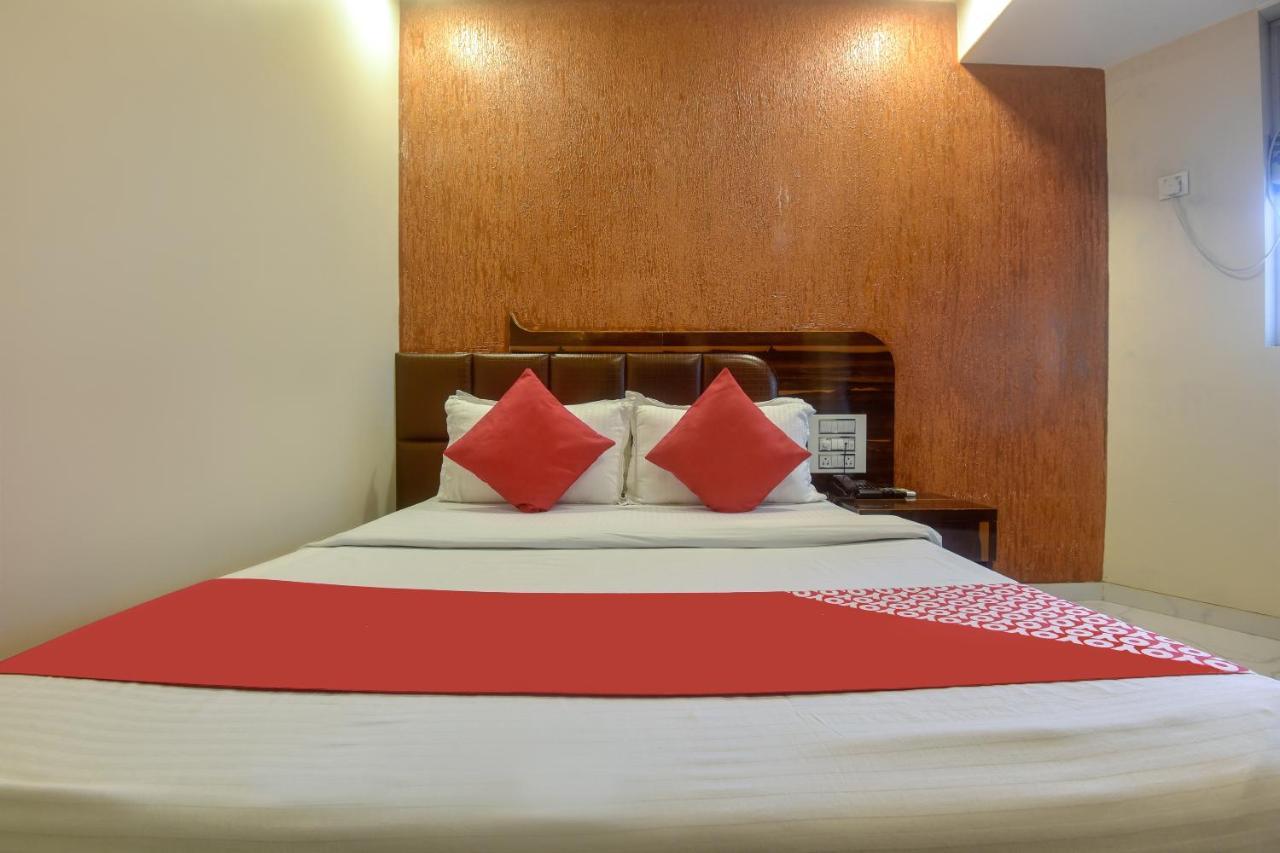 Oyo 28893 Hotel Gulf Мумбай Екстериор снимка