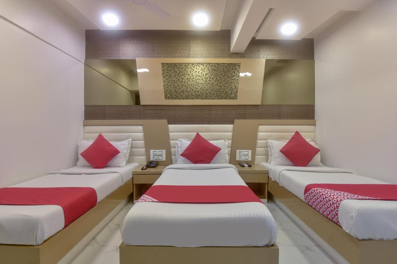 Oyo 28893 Hotel Gulf Мумбай Екстериор снимка