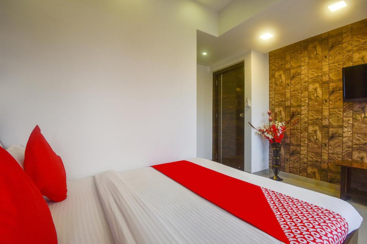 Oyo 28893 Hotel Gulf Мумбай Екстериор снимка
