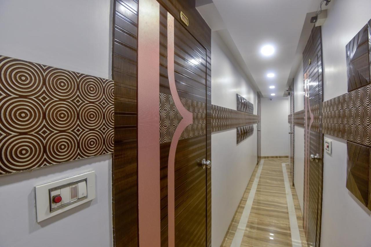 Oyo 28893 Hotel Gulf Мумбай Екстериор снимка