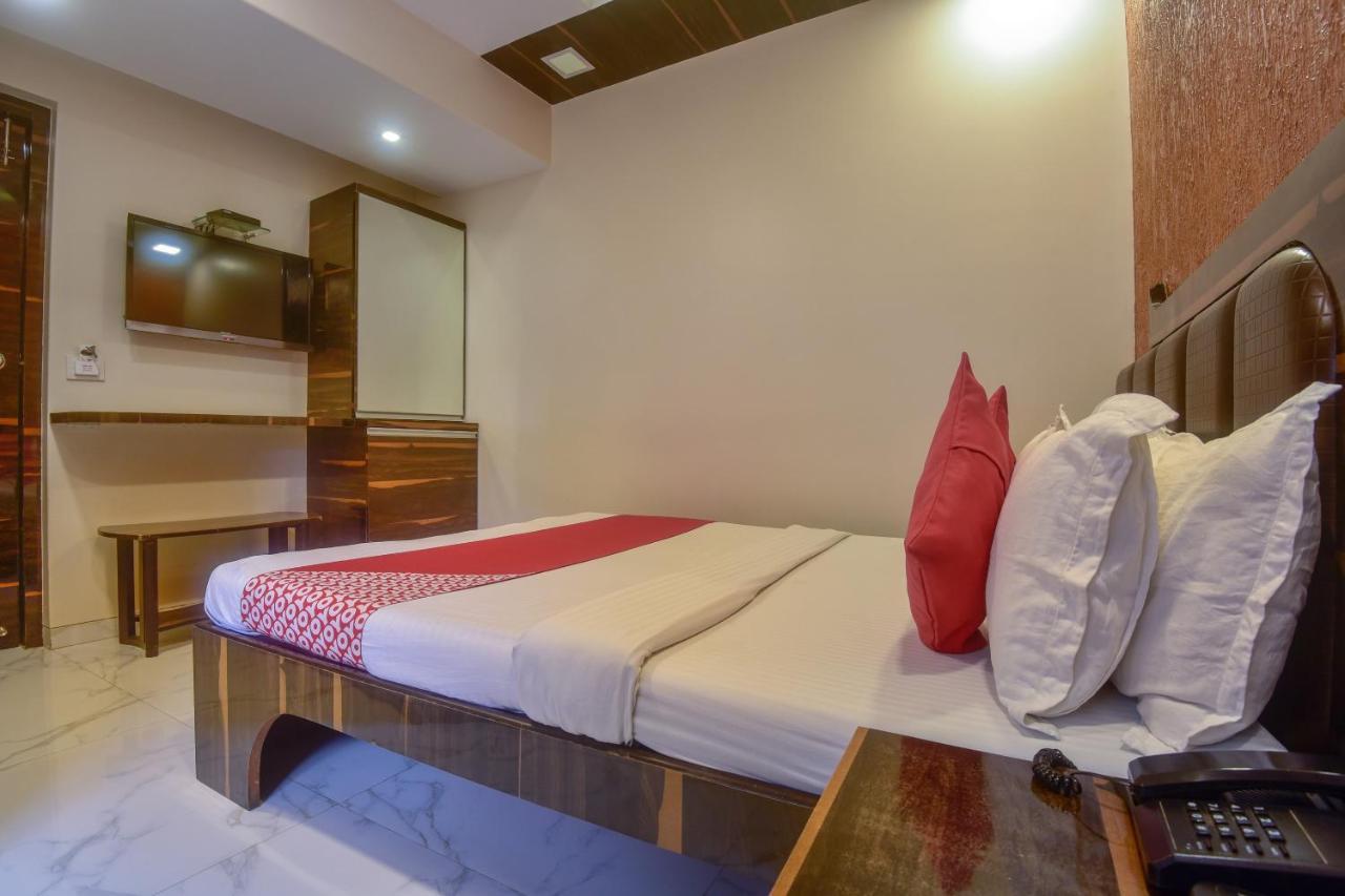 Oyo 28893 Hotel Gulf Мумбай Екстериор снимка