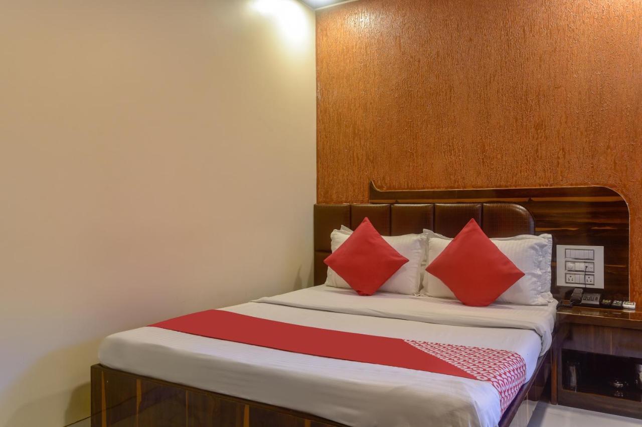 Oyo 28893 Hotel Gulf Мумбай Екстериор снимка