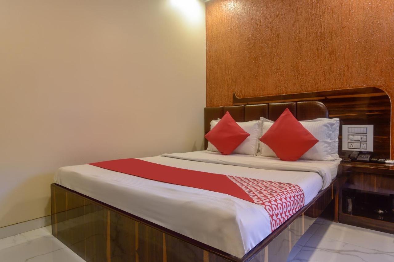 Oyo 28893 Hotel Gulf Мумбай Екстериор снимка