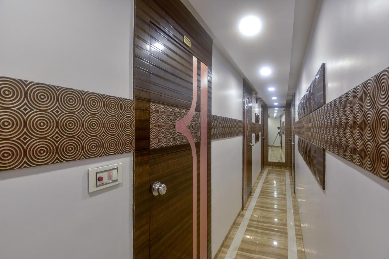 Oyo 28893 Hotel Gulf Мумбай Екстериор снимка