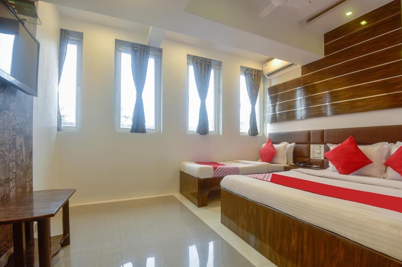 Oyo 28893 Hotel Gulf Мумбай Екстериор снимка
