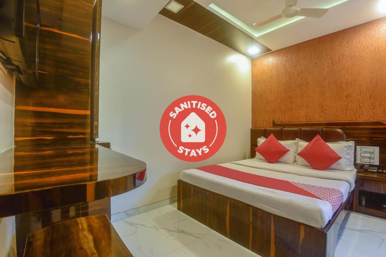Oyo 28893 Hotel Gulf Мумбай Екстериор снимка