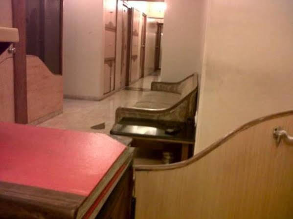 Oyo 28893 Hotel Gulf Мумбай Екстериор снимка
