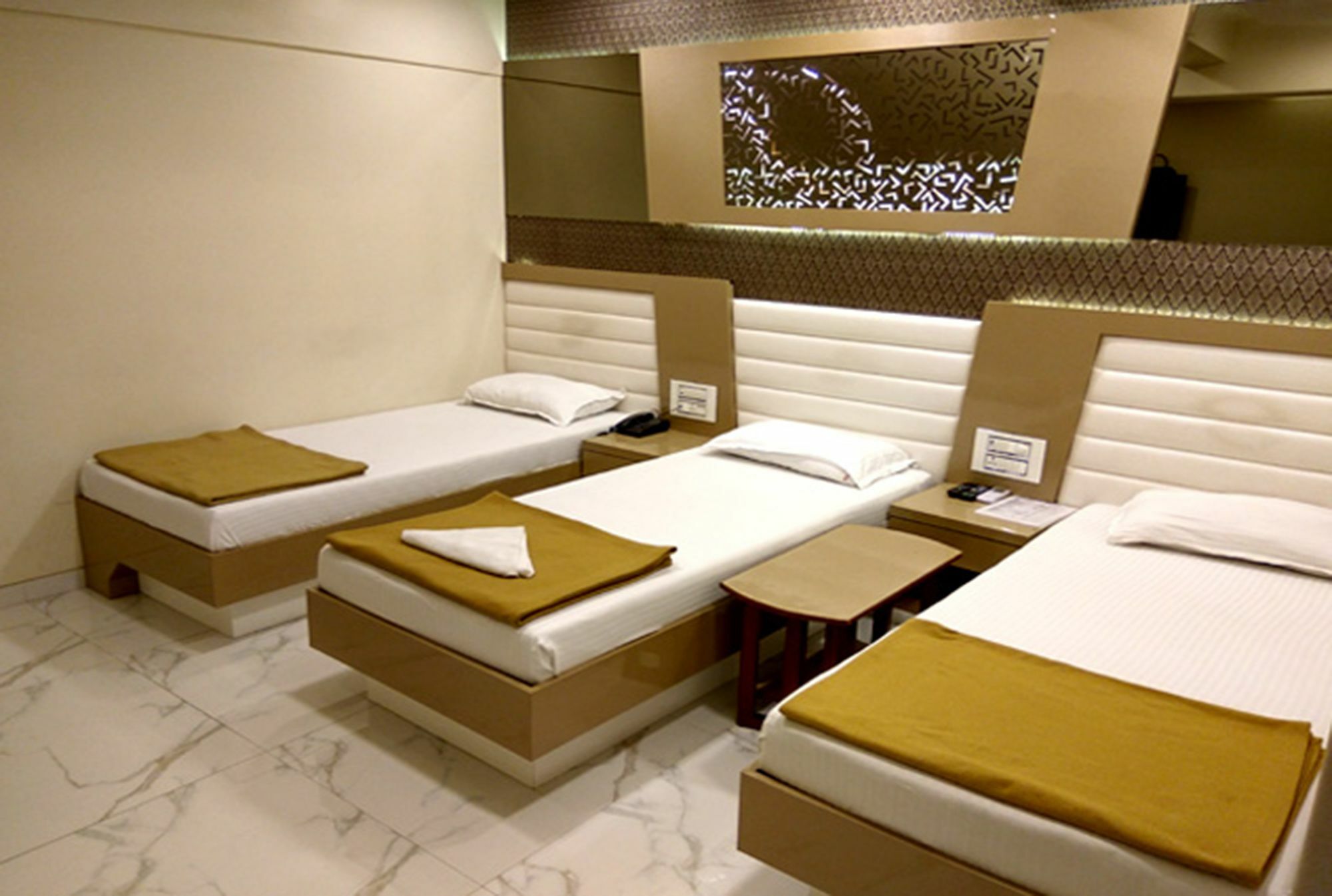 Oyo 28893 Hotel Gulf Мумбай Екстериор снимка